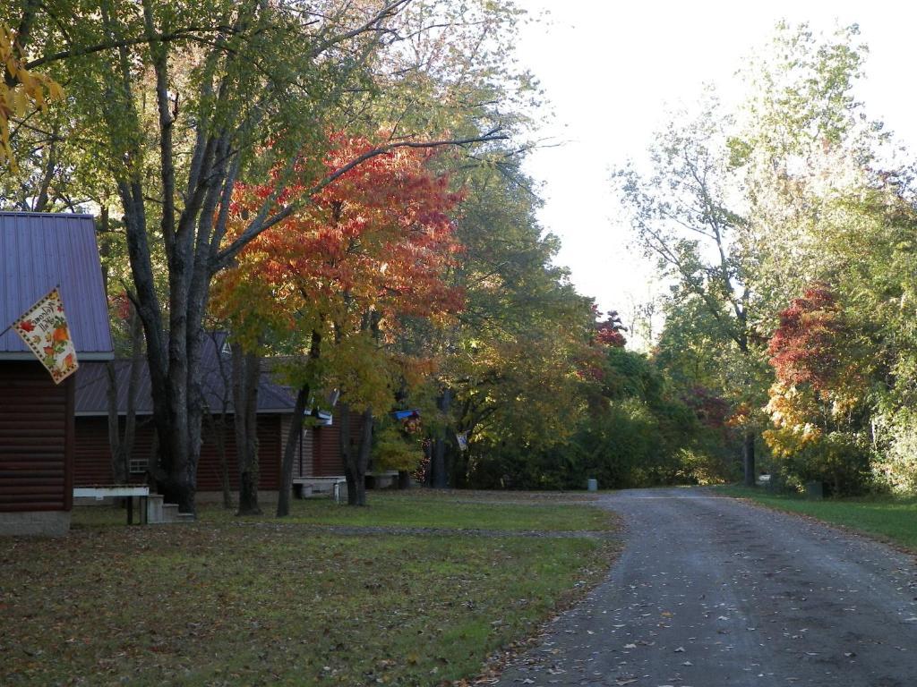 Serenity Springs - Michigan City Ξενοδοχείο Springfield Εξωτερικό φωτογραφία